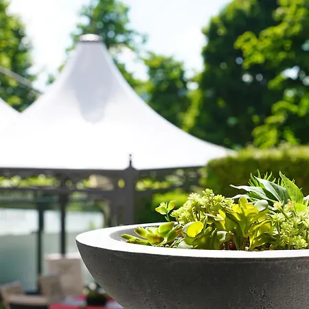 Und Restaurant Buehlhaus 3*