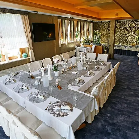 Und Restaurant Buehlhaus 3*