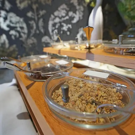 Und Restaurant Buehlhaus 아이벤슈토크