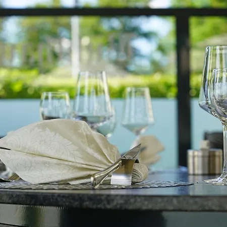 Und Restaurant Buehlhaus 3* 아이벤슈토크