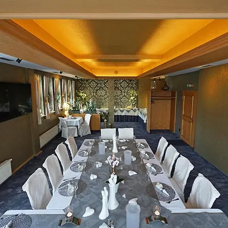 Und Restaurant Buehlhaus 3* 아이벤슈토크