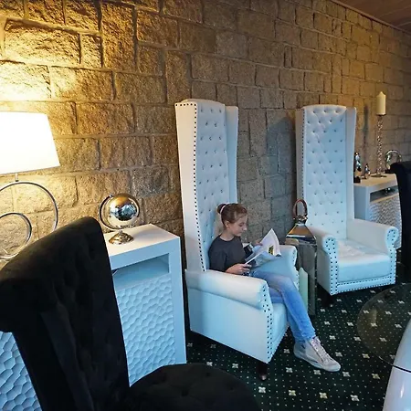 Und Restaurant Buehlhaus 3* 아이벤슈토크