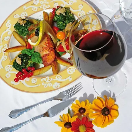 Und Restaurant Buehlhaus 3*